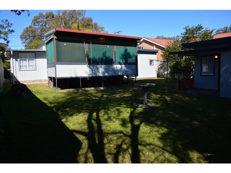 24 Tarwarri Road, Summerland Point NSW 2259