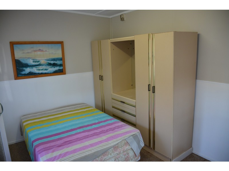 24 Tarwarri Road, Summerland Point NSW 2259