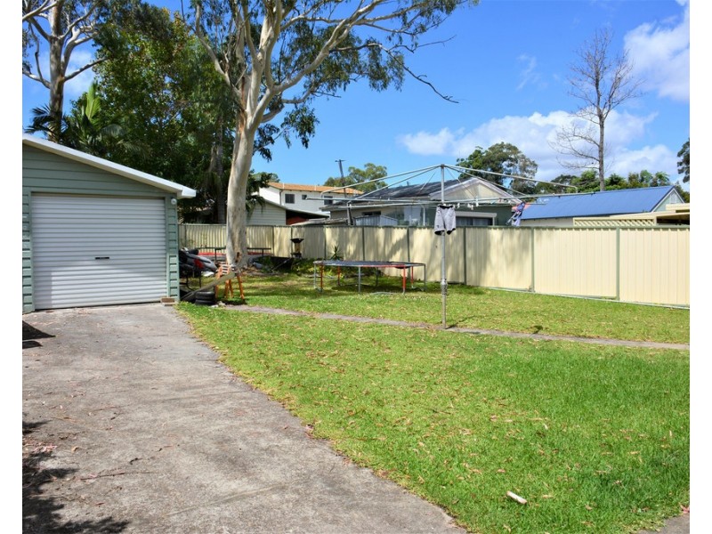 15 Spencer Road, Mannering Park NSW 2259