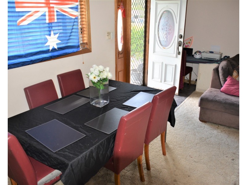 15 Spencer Road, Mannering Park NSW 2259