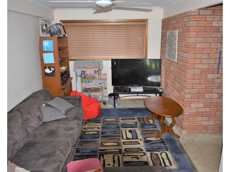 15 Spencer Road, Mannering Park NSW 2259