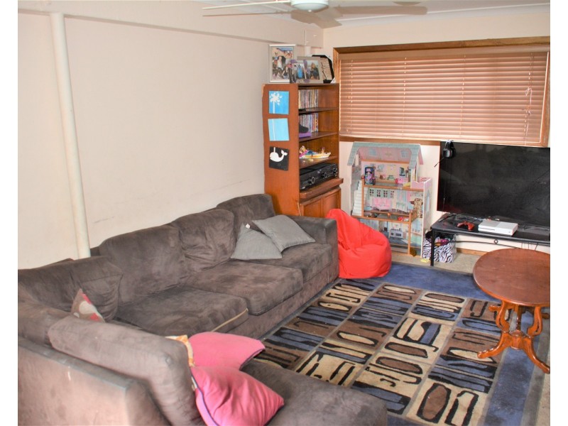 15 Spencer Road, Mannering Park NSW 2259