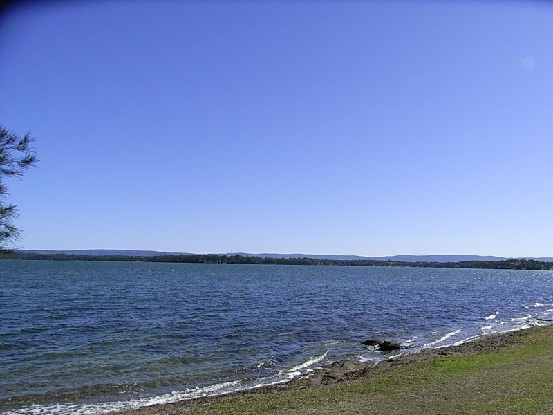 2 Omaru Place, Summerland Point NSW 2259