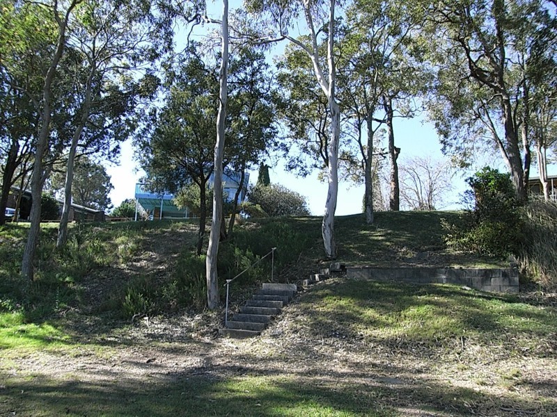 2 Omaru Place, Summerland Point NSW 2259