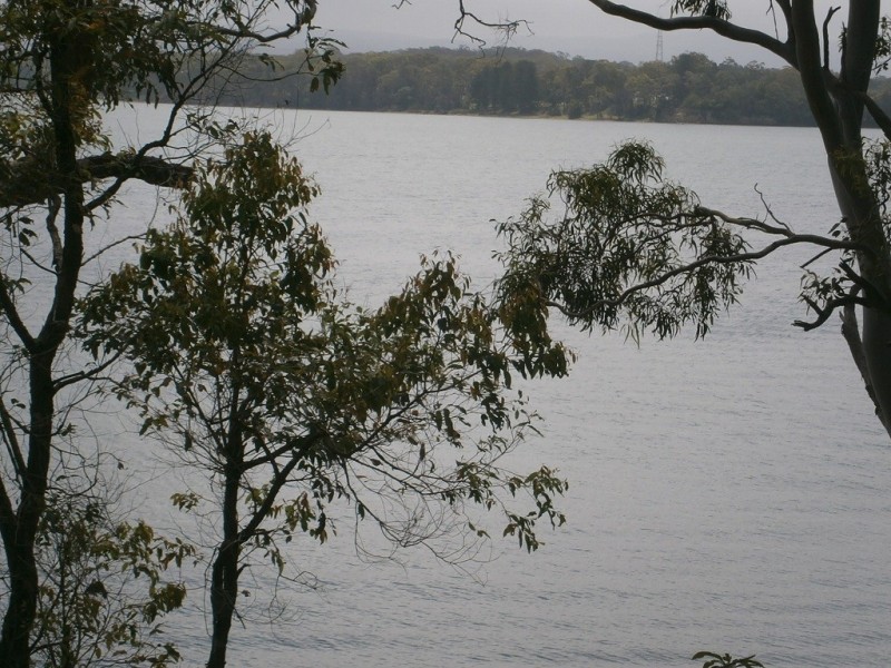 2 Omaru Place, Summerland Point NSW 2259