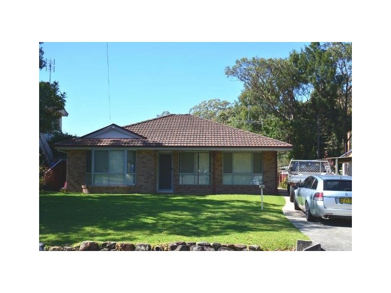 50 Cams Boulevarde, Summerland Point NSW 2259