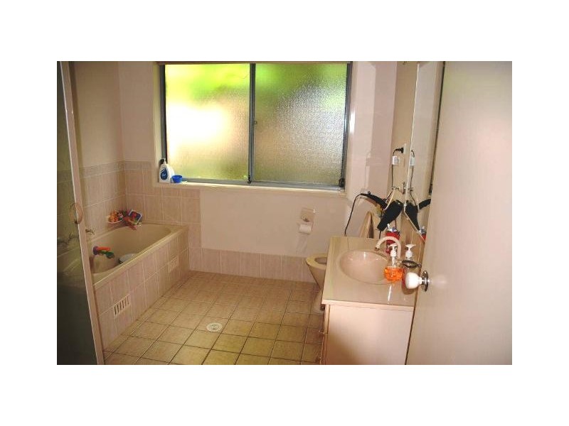 50 Cams Boulevarde, Summerland Point NSW 2259