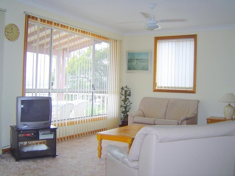 24 Kullaroo Road, Summerland Point NSW 2259