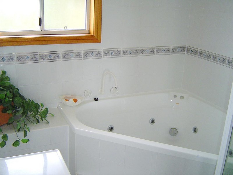 24 Kullaroo Road, Summerland Point NSW 2259