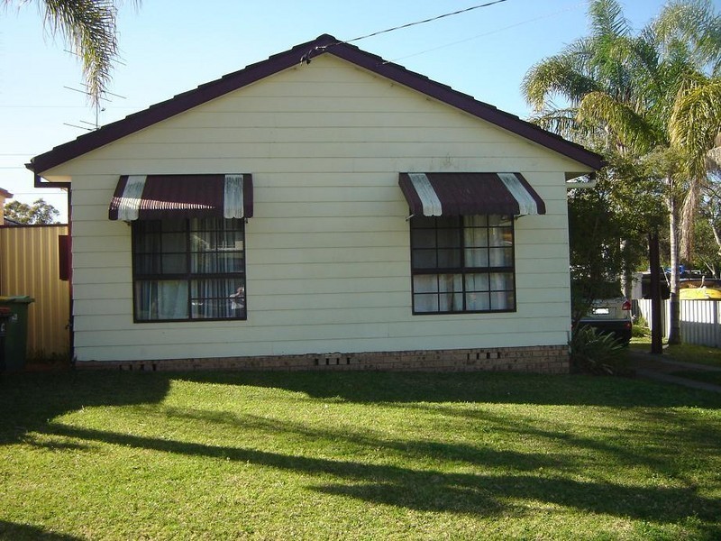 10 Deakin Avenue, Lake Munmorah NSW 2259