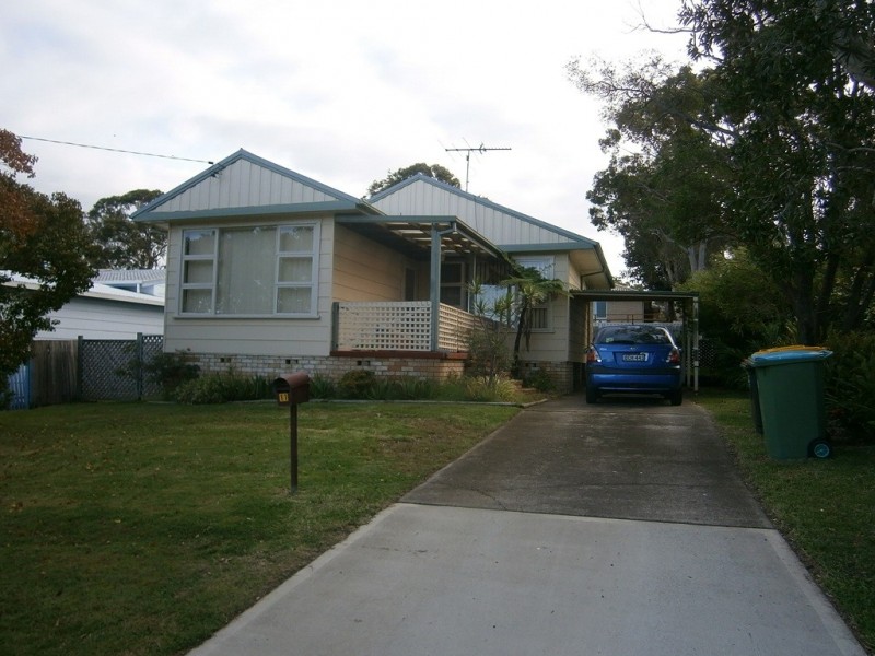 11 Quinalup Street, Gwandalan NSW 2259