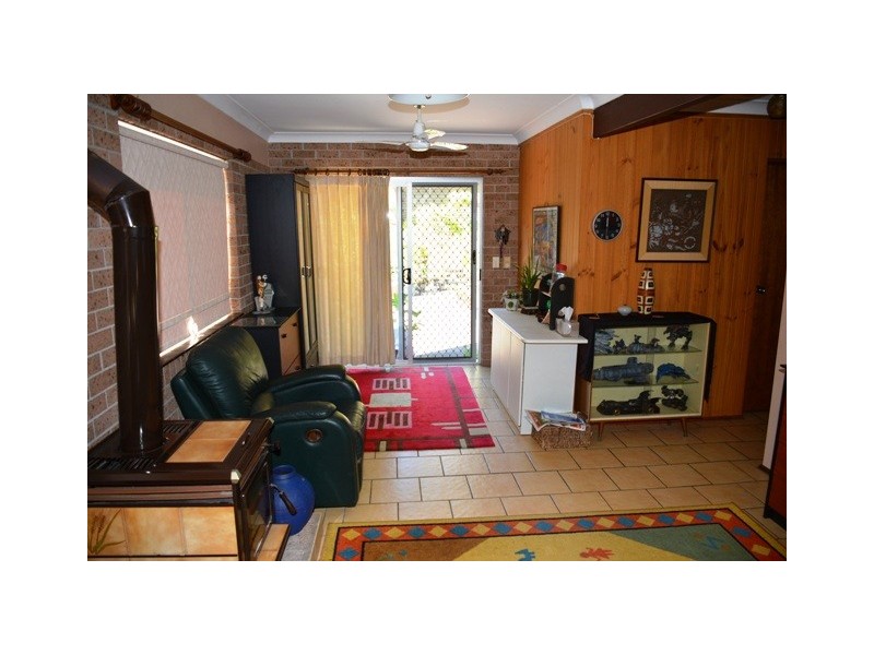 16 Billbabourie Road, Gwandalan NSW 2259