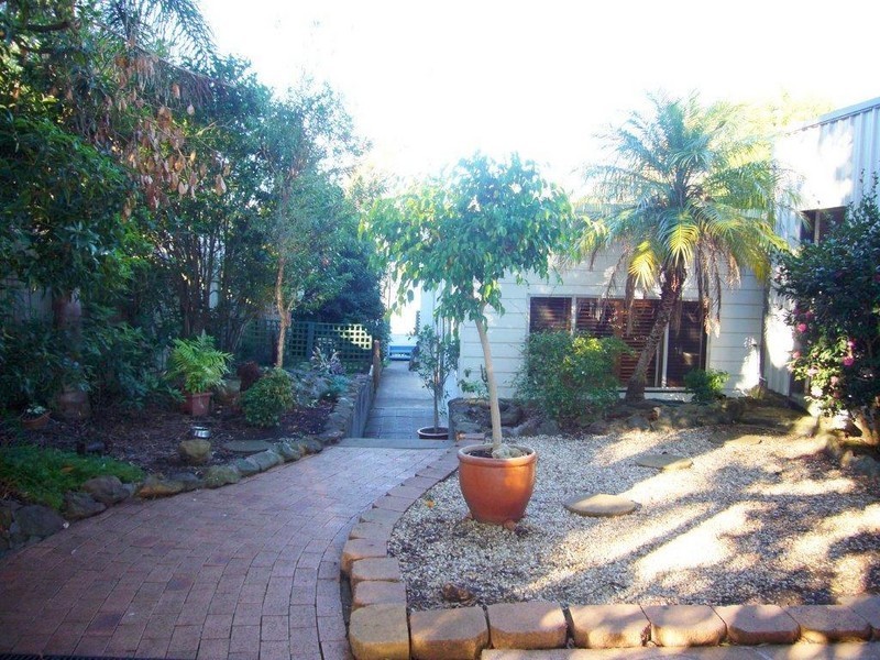 51 Sunrise Avenue, Budgewoi NSW 2262