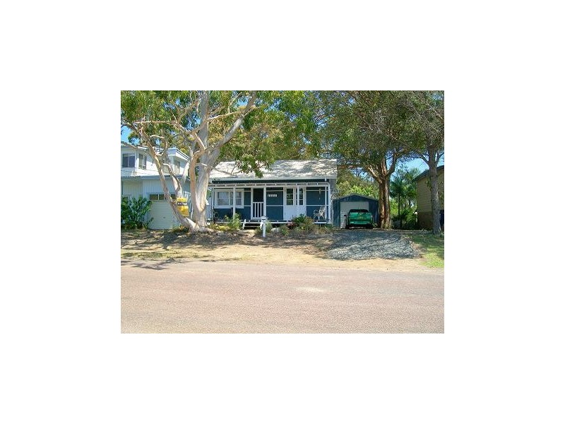 37 Murraba Crescent, Gwandalan NSW 2259