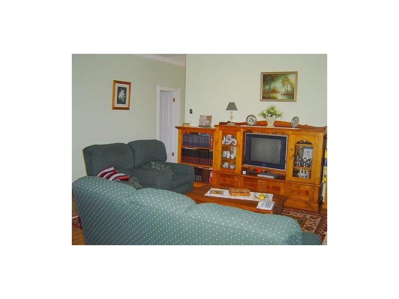 10 Aldinga Road, Gwandalan NSW 2259