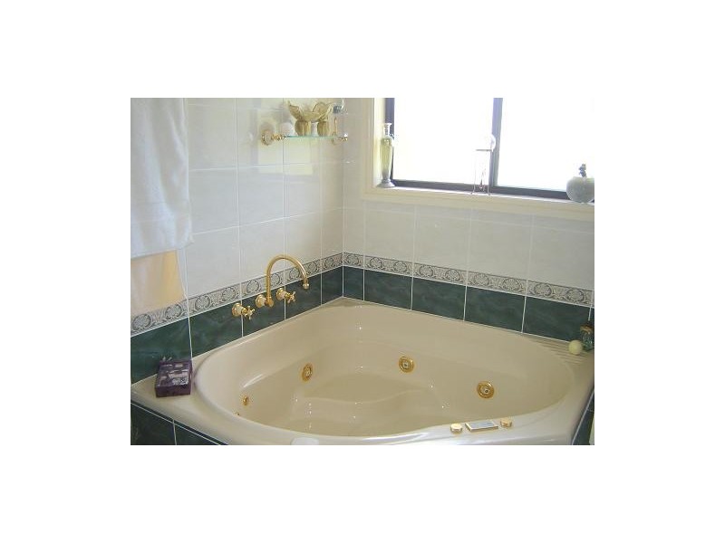 18 Ginganup Road, Summerland Point NSW 2259