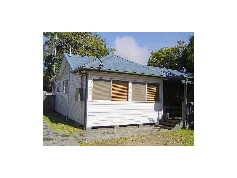 17 Ourringo Street, Budgewoi NSW 2262