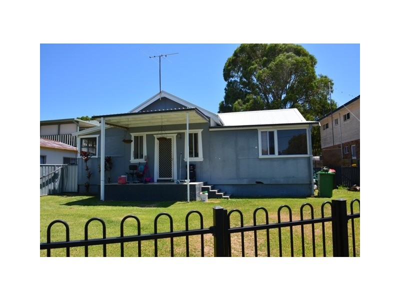 12 Birrabang Avenue, Summerland Point NSW 2259