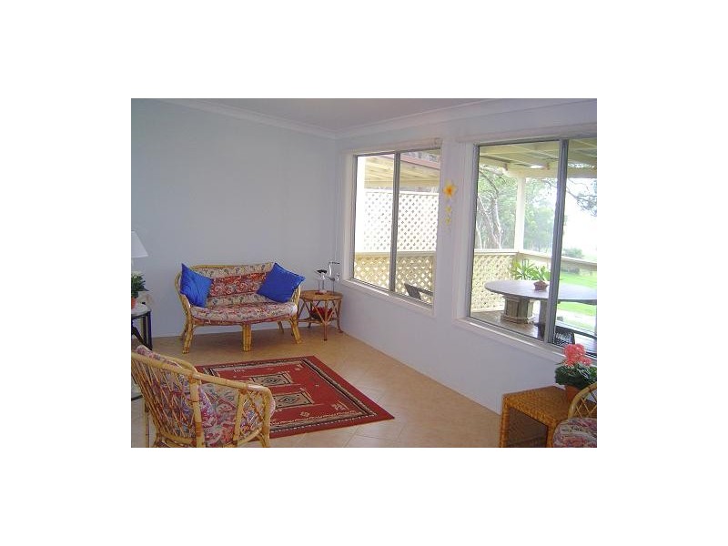 75 Sunrise Avenue, Budgewoi NSW 2262