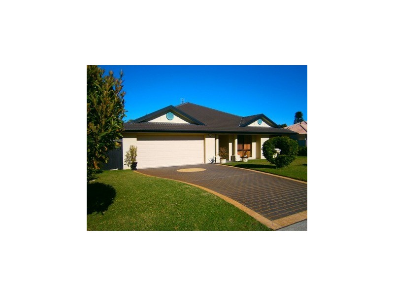 4 Starboard Row, Lake Munmorah NSW 2259