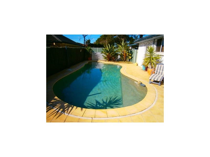 64 Narambi Road, Buff Point NSW 2262