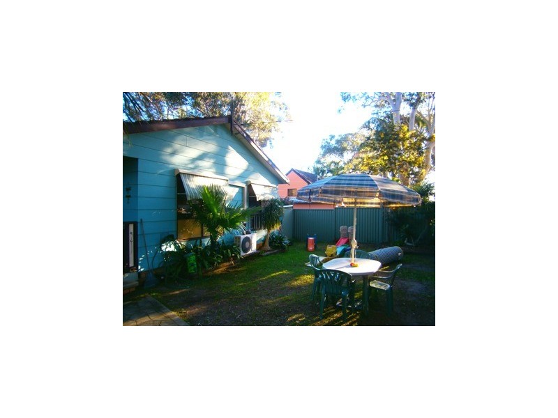 15 Findlay Avenue, Chain Valley Bay NSW 2259