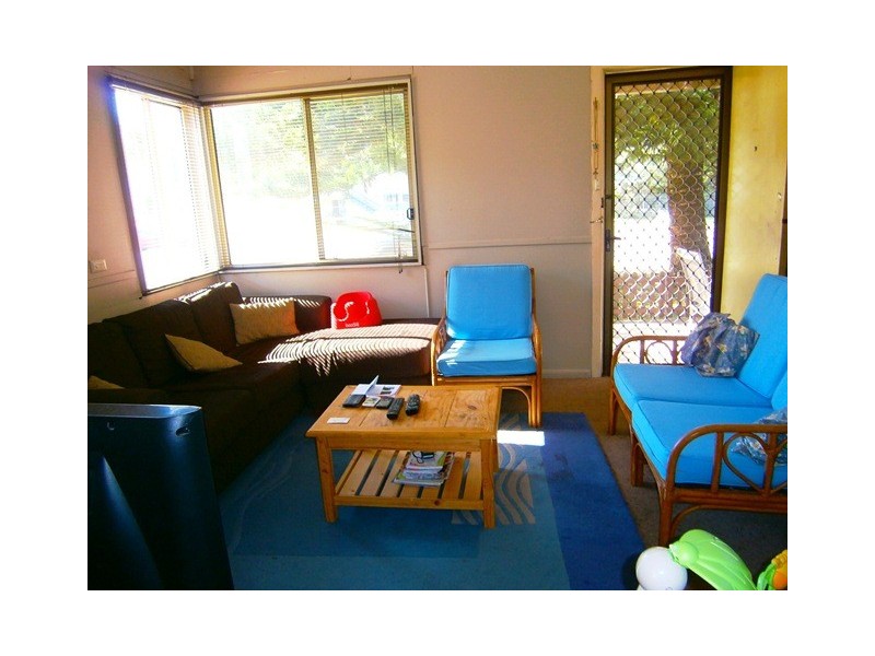 52 Natuna Avenue, Budgewoi NSW 2262