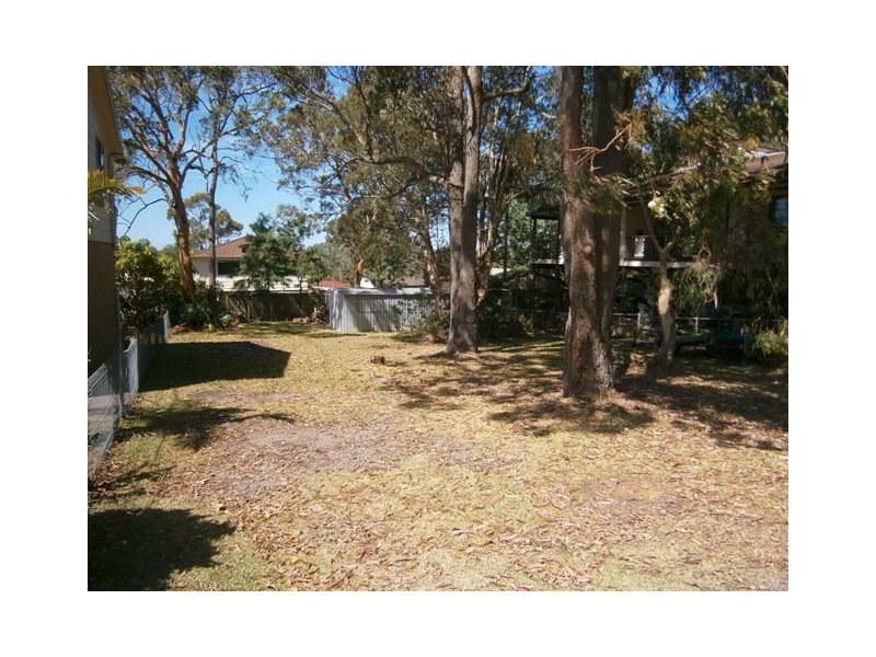 30 Yeramba Rd, Summerland Point NSW 2259