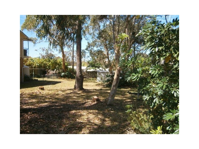 30 Yeramba Rd, Summerland Point NSW 2259