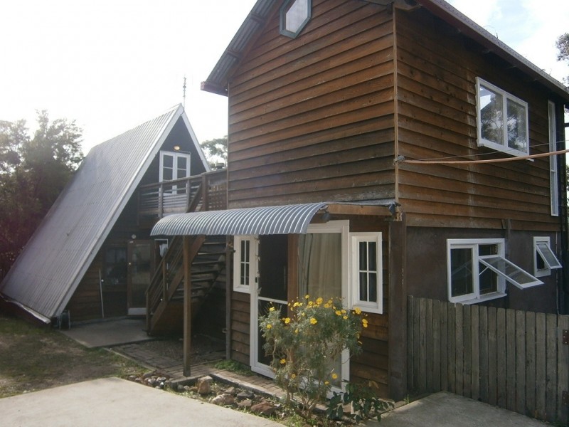 16 Pinaroo Road, Gwandalan NSW 2259