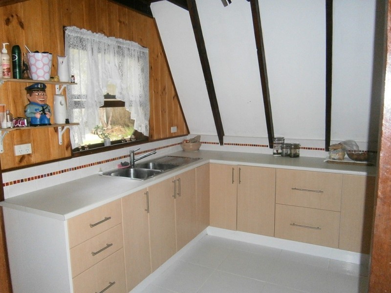 16 Pinaroo Road, Gwandalan NSW 2259