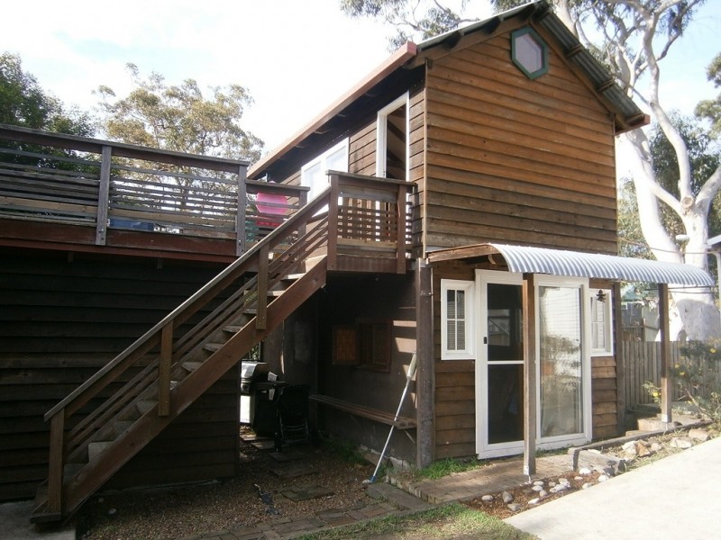 16 Pinaroo Road, Gwandalan NSW 2259