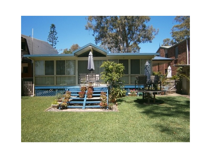 7 Lakeshore Avenue, Kingfisher Shores NSW 2259