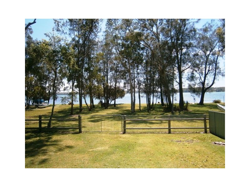 7 Lakeshore Avenue, Chain Valley Bay NSW 2259