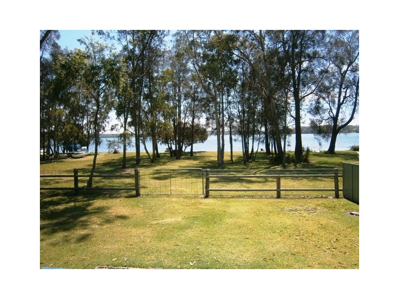 7 Lakeshore Avenue, Chain Valley Bay NSW 2259