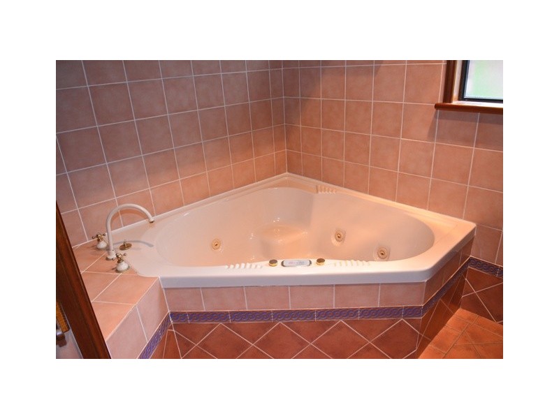 46 Yeramba Road, Summerland Point NSW 2259