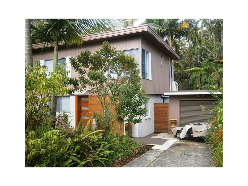 1 Birrabang Avenue, Summerland Point NSW 2259