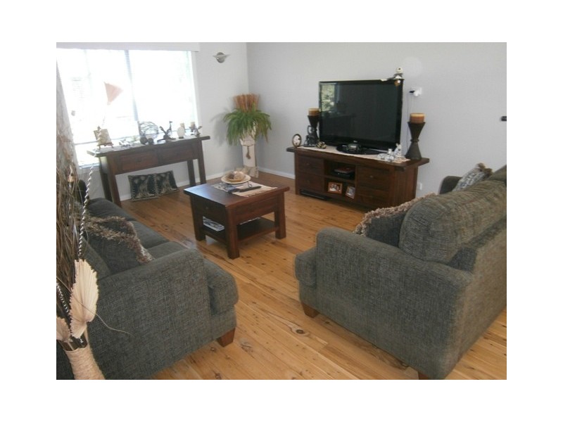 1 Birrabang Avenue, Summerland Point NSW 2259