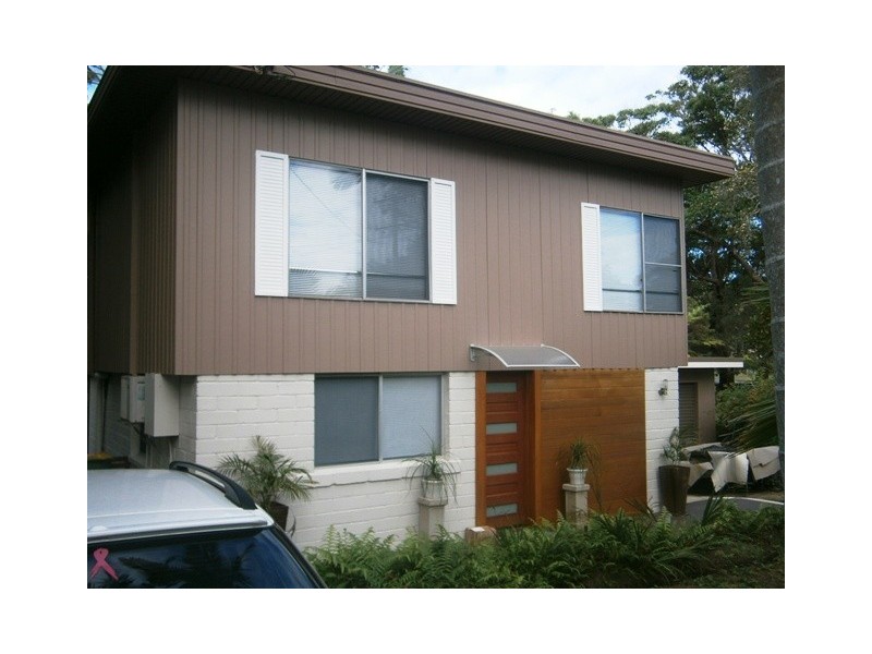 1 Birrabang Avenue, Summerland Point NSW 2259