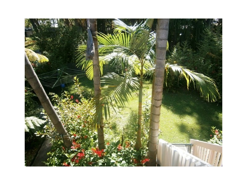 1 Birrabang Avenue, Summerland Point NSW 2259