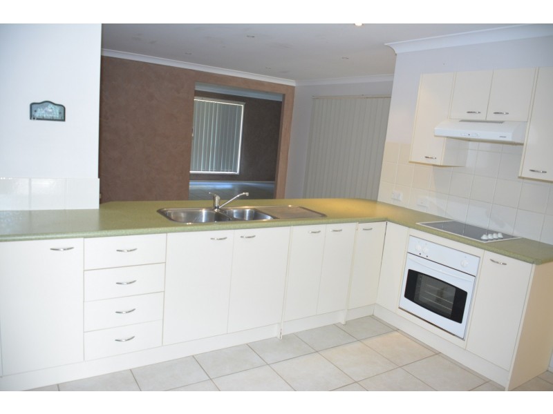 36 Tradewinds Avenue, Summerland Point NSW 2259