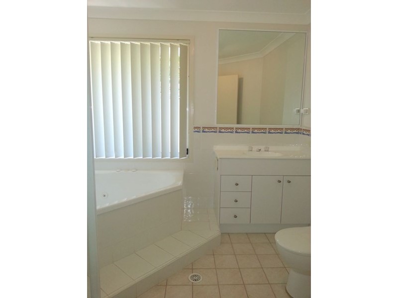 36 Tradewinds Avenue, Summerland Point NSW 2259