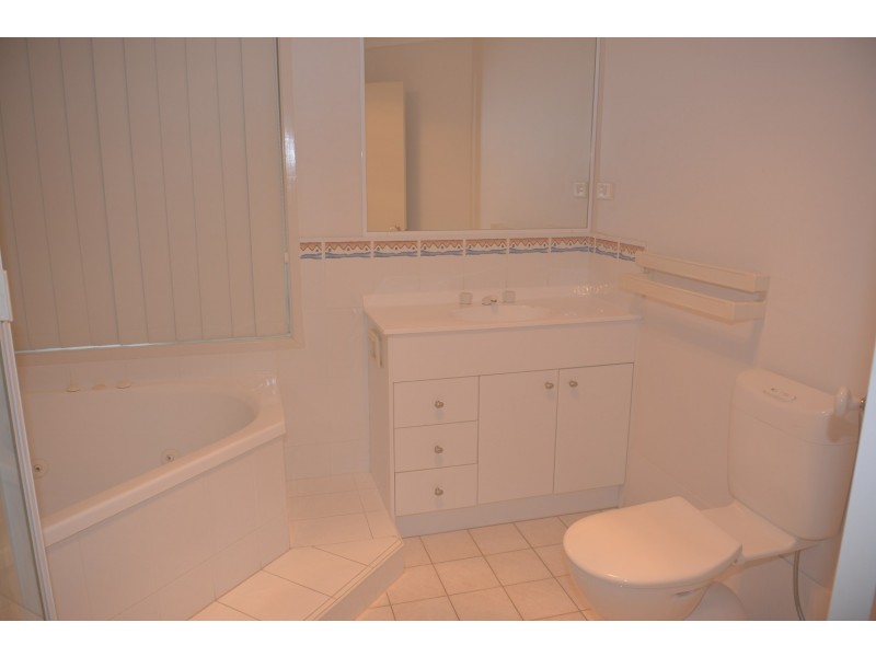 36 Tradewinds Avenue, Summerland Point NSW 2259