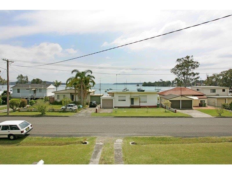 16 Kullaroo Road, Summerland Point NSW 2259