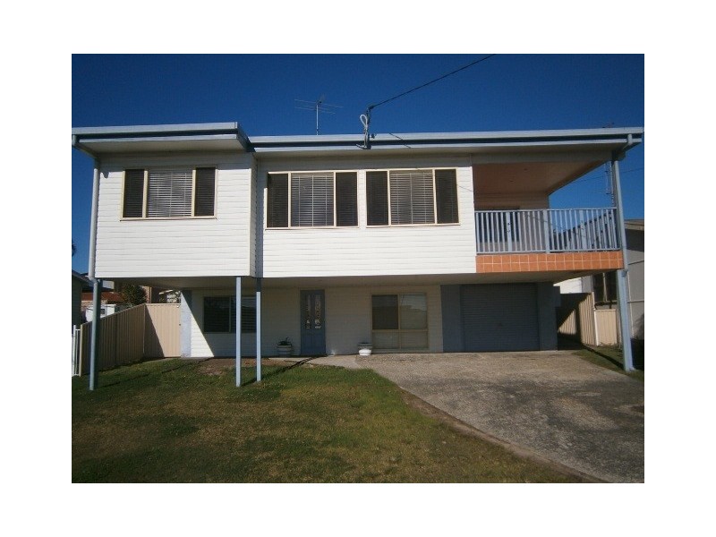 16 Kullaroo Road, Summerland Point NSW 2259