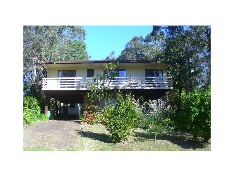 9 Lloyd Avenue, Chain Valley Bay NSW 2259