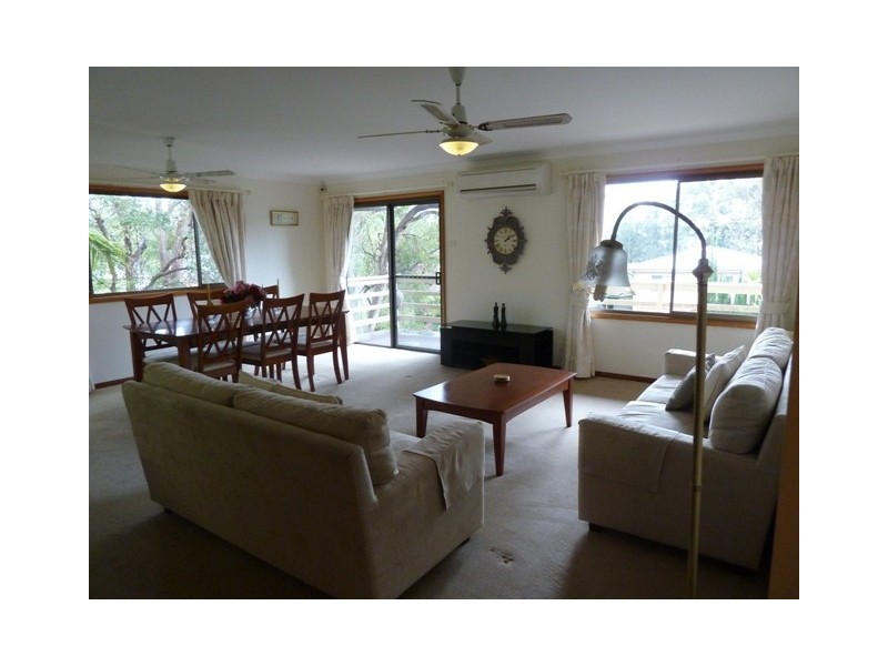 9 Lloyd Avenue, Chain Valley Bay NSW 2259