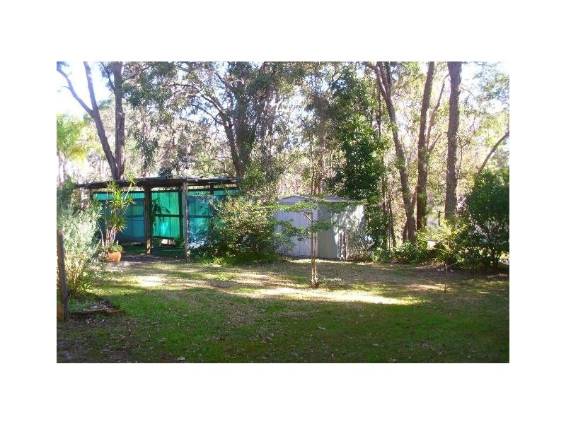 9 Lloyd Avenue, Chain Valley Bay NSW 2259