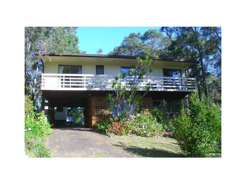 9 Lloyd Avenue, Chain Valley Bay NSW 2259