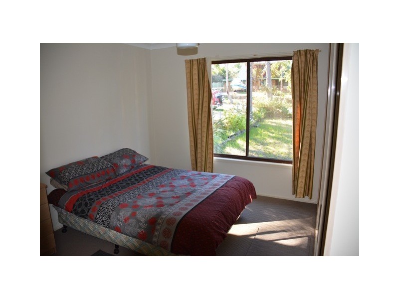 18 Dianne Avenue, Lake Munmorah NSW 2259